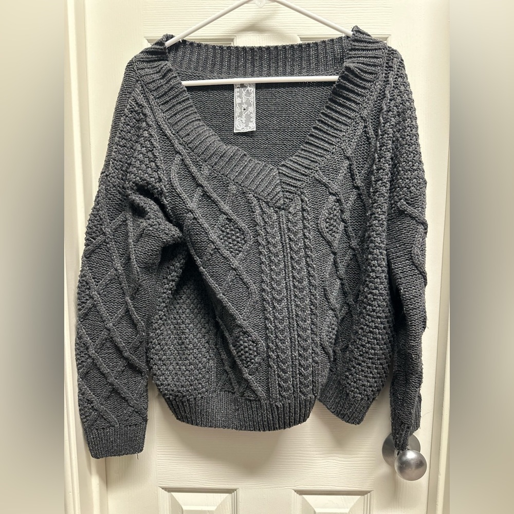 Sadie and Sage Grey Thick Sweater Size L